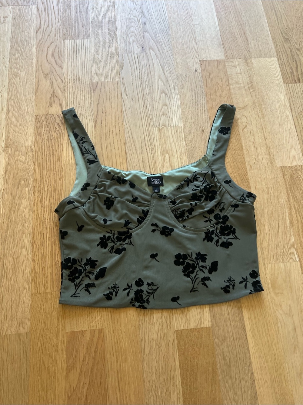 Pacsun Beverly & Beck Green Floral Crop Top - Size Large *New Condition*